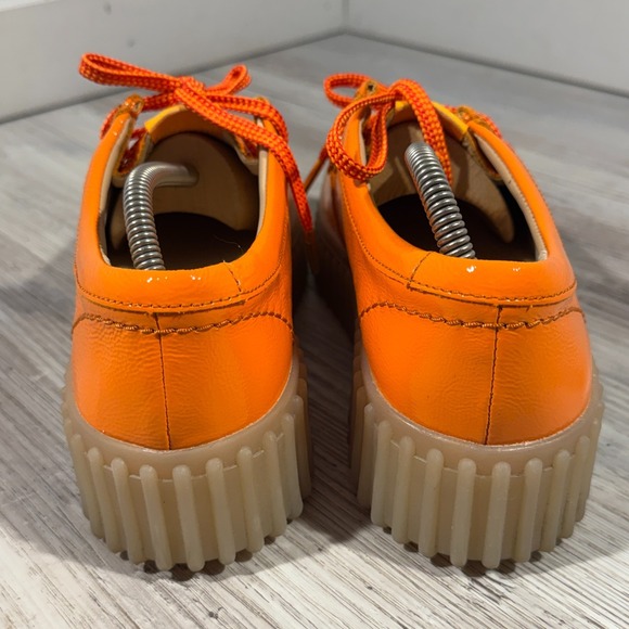 Clarks Torhill Bee Chukka Shoes Women's Sz 8.5 Orange Leather EUC - Picture 6 of 10